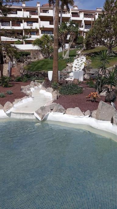 With Pool And Gardens Near The Coast Appartement *